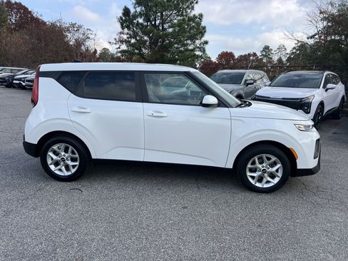 Used 2022 Kia Soul S image 8