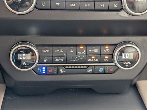 Used 2021 Ford Expedition Max XLT AWD/4WD image 21