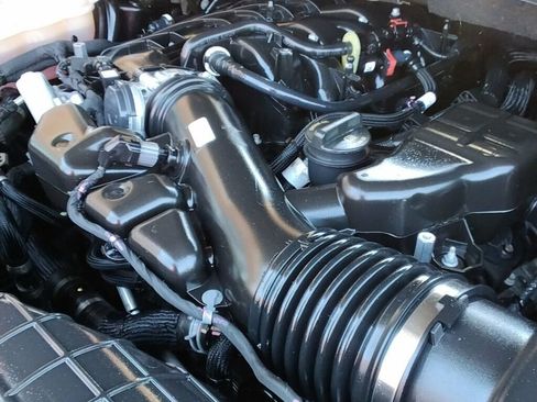 Used 2023 Jeep Grand Cherokee L Laredo RWD image 31