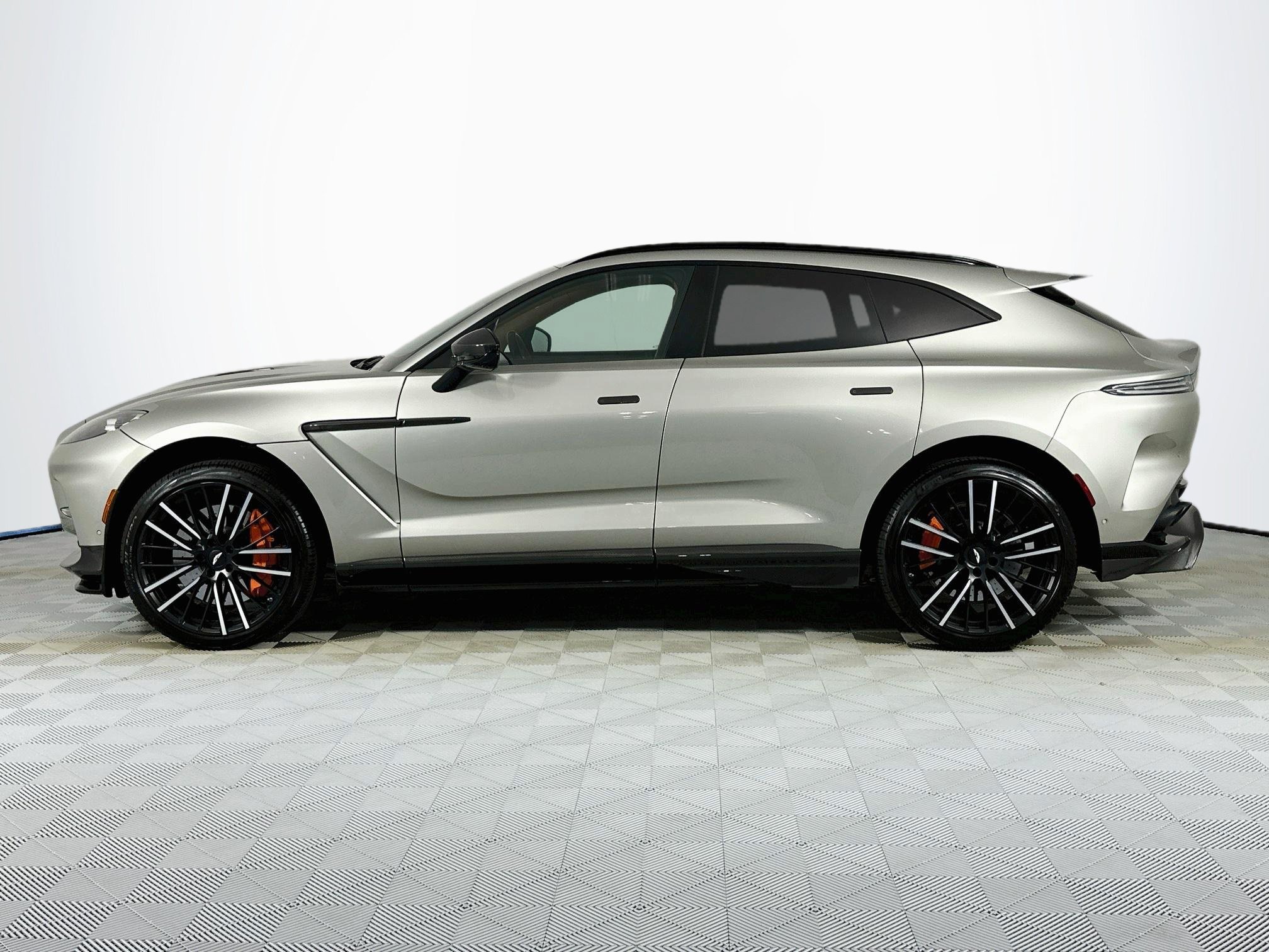 Used 2023 Aston Martin DBX 707 AWD/4WD image 17