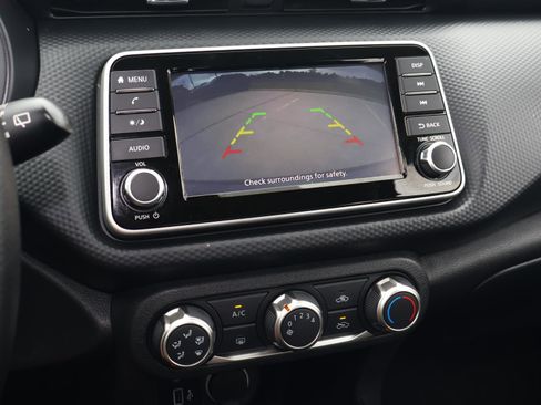 Used 2024 Nissan Kicks S FWD image 26