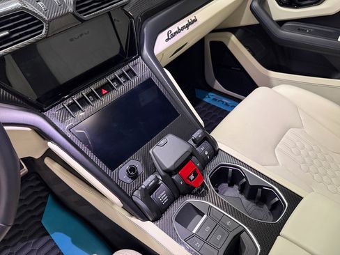 Used 2023 Lamborghini Urus S image 18