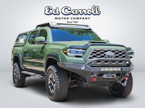 Used 2021 Toyota Tacoma TRD Off-Road w/ TRD Premium Off Road Package AWD/4WD image 3