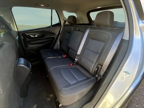 Used 2022 GMC Terrain SLE w/ Driver Convenience Package image 14