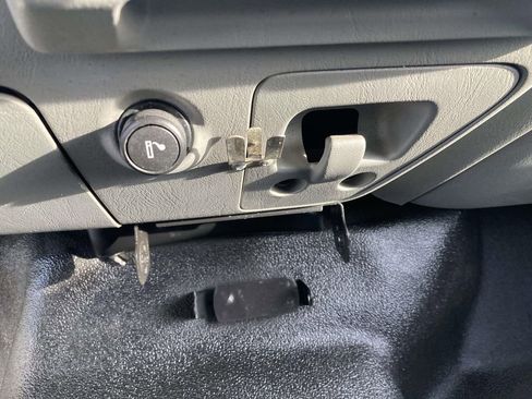 Used 2007 Ford F350 XL image 24