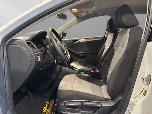 Used 2017 Volkswagen Jetta S image 17