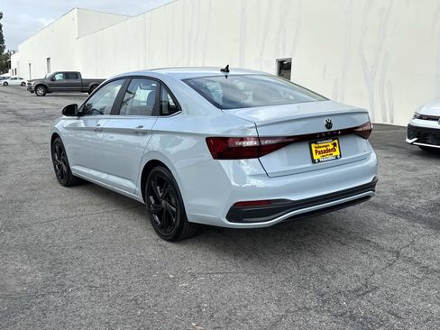 New 2026 Volkswagen Jetta SE image 3