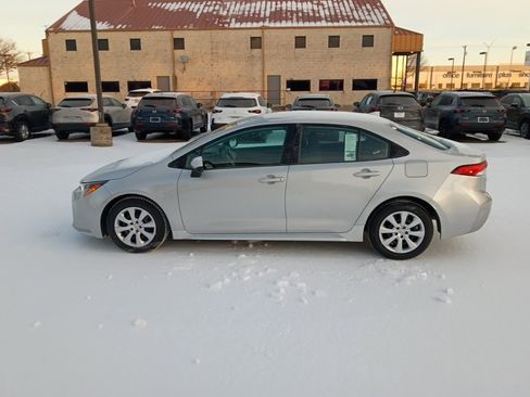 Used 2024 Toyota Corolla LE image 4