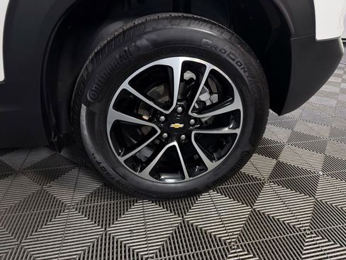 Used 2024 Chevrolet TrailBlazer LT image 11