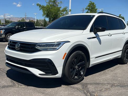 Certified 2024 Volkswagen Tiguan SE R-Line AWD/4WD image 1
