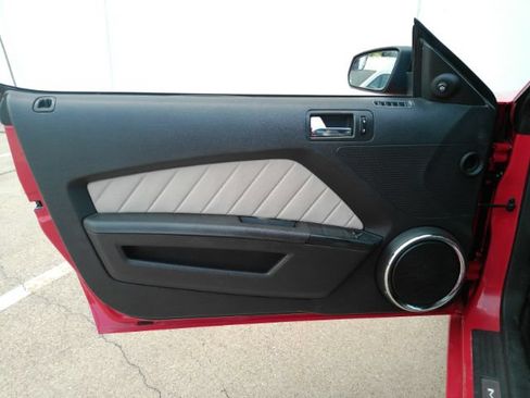 Used 2013 Ford Mustang GT Premium RWD image 11
