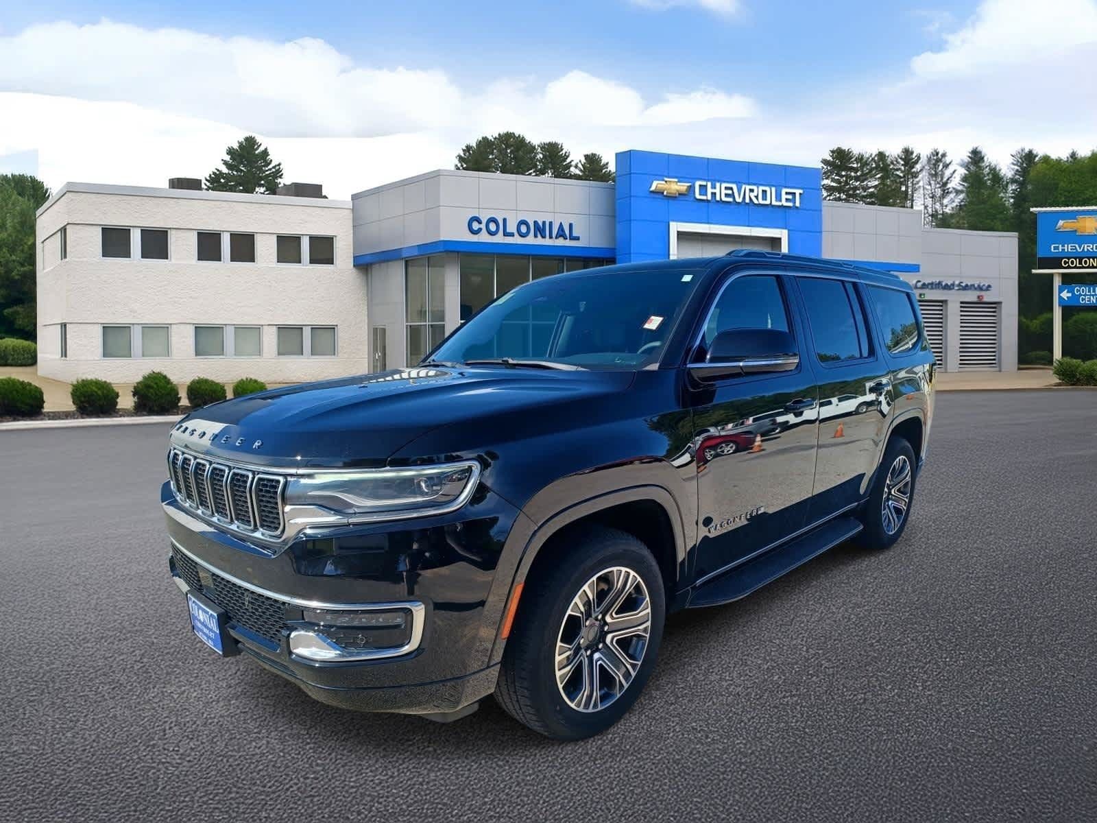Used 2023 Jeep Wagoneer 4WD w/ Premium Group I image 1