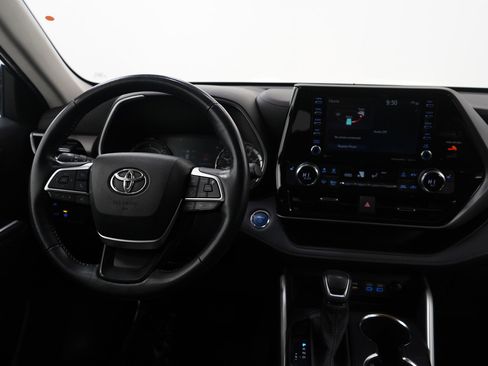 Used 2022 Toyota Highlander XLE image 13