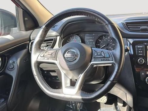 Used 2022 Nissan Rogue Sport SV w/ Technology Package AWD/4WD image 12