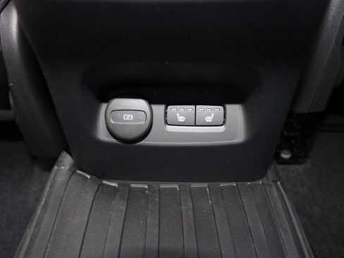 Certified 2024 Volvo XC40 B5 Ultimate w/ Protection Package Premier AWD/4WD image 22