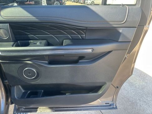 Used 2019 Ford Expedition Max Platinum image 30