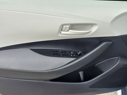 Used 2022 Toyota Corolla LE image 15