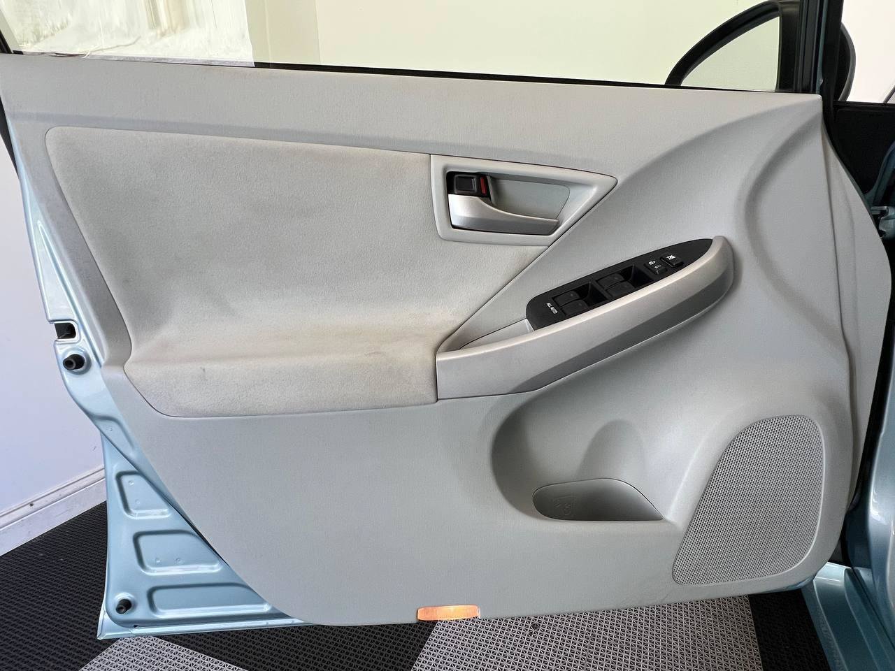 Used 2013 Toyota Prius Two FWD image 7