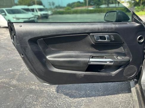 Used 2019 Ford Mustang GT RWD image 13