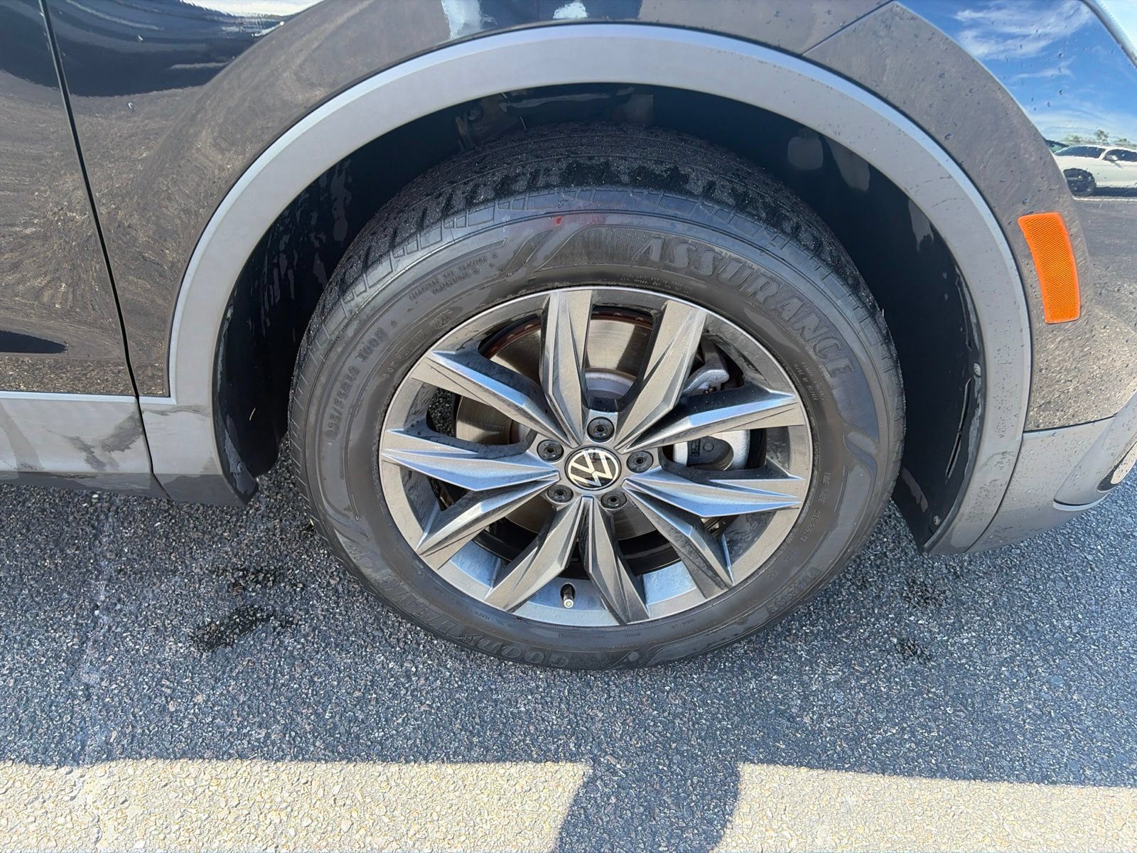 Used 2022 Volkswagen Tiguan SE FWD image 9