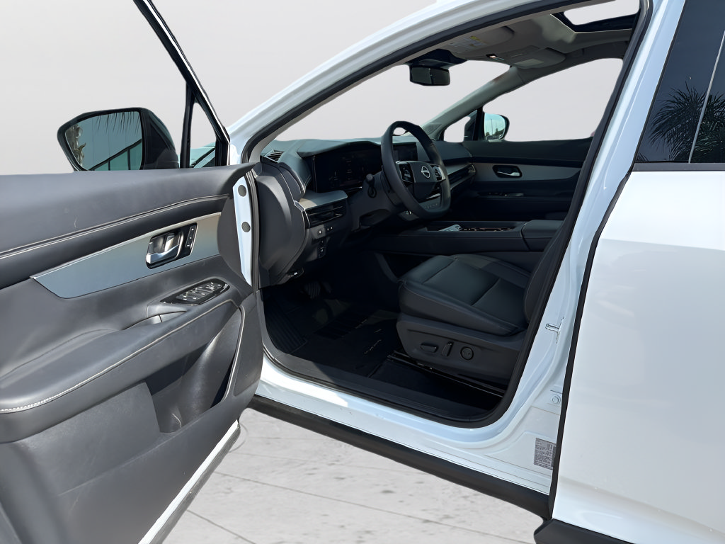 Certified 2025 Nissan Murano SL AWD/4WD image 14