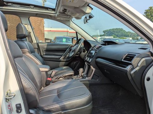 Used 2018 Subaru Forester 2.5i Touring AWD/4WD image 15