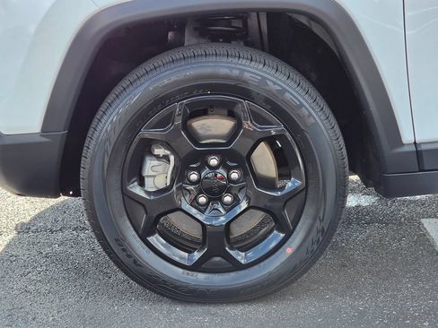 Used 2023 Jeep Compass Trailhawk AWD/4WD image 10