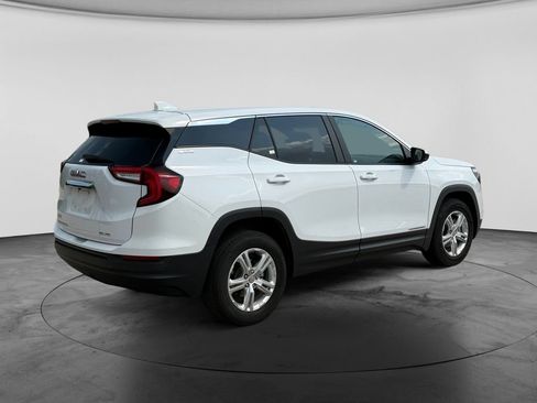Used 2024 GMC Terrain SLE AWD/4WD image 9