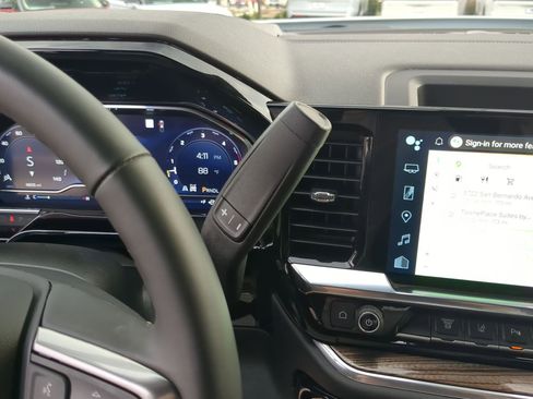 Used 2025 Chevrolet Silverado 2500 LT w/ Safety Package image 19