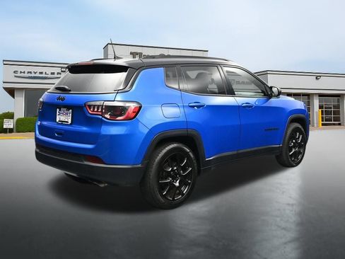 Used 2022 Jeep Compass Latitude FWD image 5