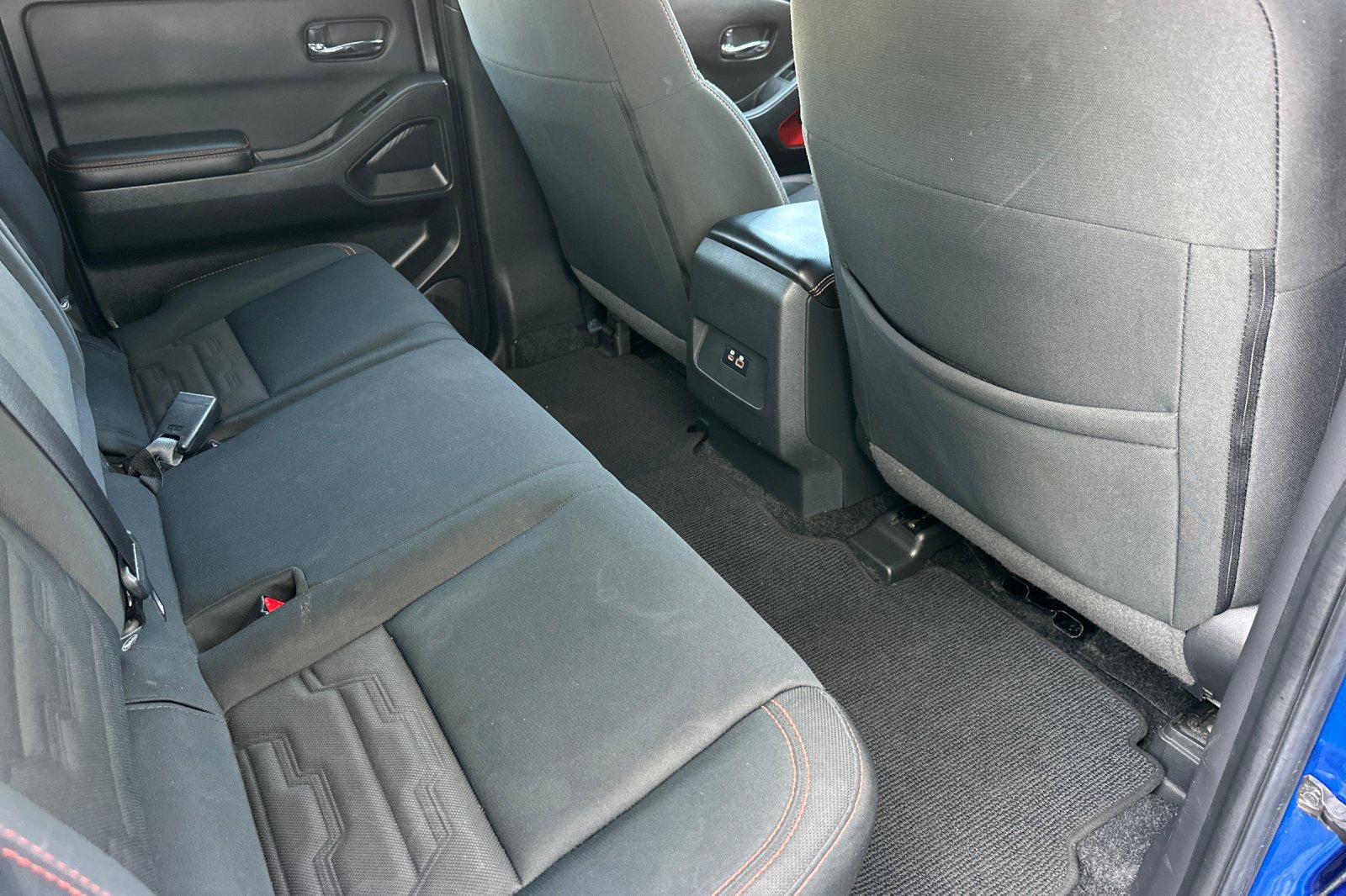 Used 2025 Nissan Frontier PRO-4X AWD/4WD image 18