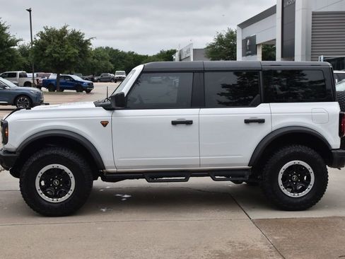 Certified 2024 Ford Bronco Badlands w/ Sasquatch Package AWD/4WD image 12