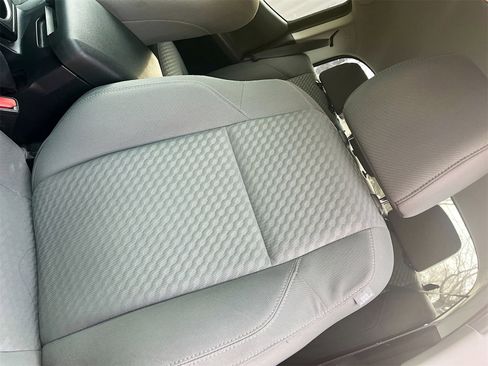 Used 2022 Toyota Tacoma SR image 18