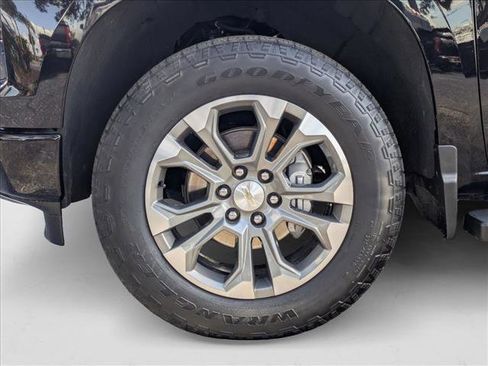 Used 2024 Chevrolet Silverado 1500 High Country w/ Technology Package image 23