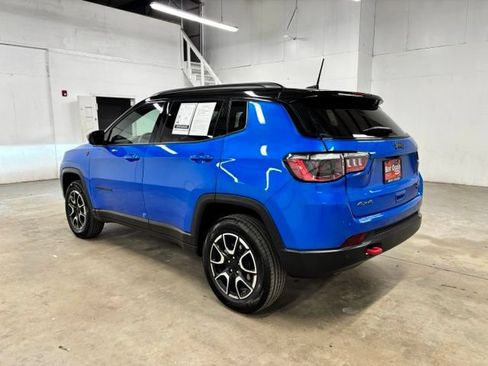Used 2024 Jeep Compass Trailhawk AWD/4WD image 5