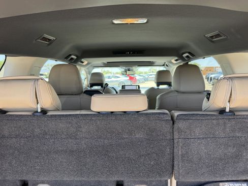 Used 2021 Toyota Sienna XLE FWD image 18