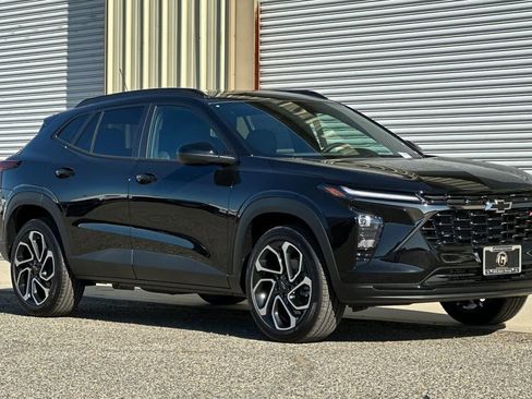 New 2026 Chevrolet Trax RS w/ Sunroof Package FWD image 9
