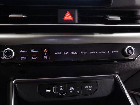 Used 2026 Kia Carnival SX w/ SX Dark Edition Package FWD image 16