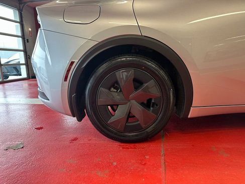 Used 2024 Toyota Prius Prime SE image 26