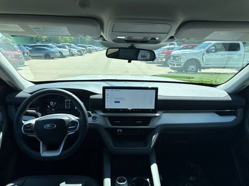 New 2026 Ford Explorer Active w/ Active Comfort Package AWD/4WD image 16