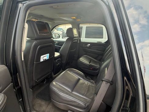 Used 2013 Cadillac Escalade Platinum AWD/4WD image 12