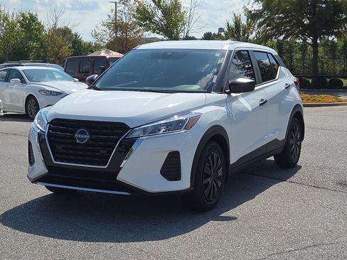 Used 2024 Nissan Kicks S FWD image 2
