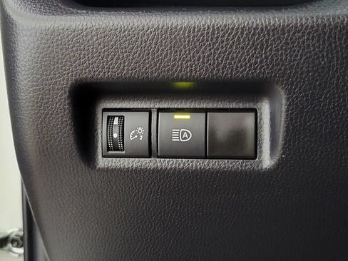 Used 2025 Toyota RAV4 XLE FWD image 23