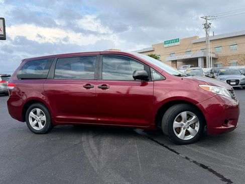 Used 2014 Toyota Sienna L image 3