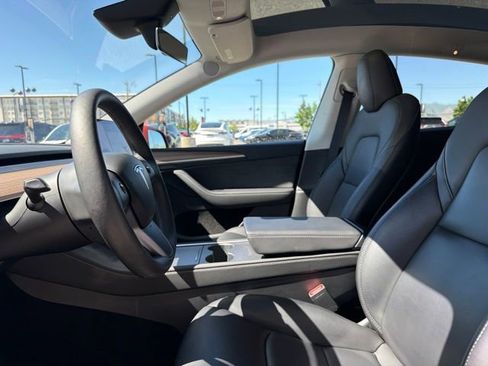 Used 2023 Tesla Model Y Long Range AWD/4WD image 21