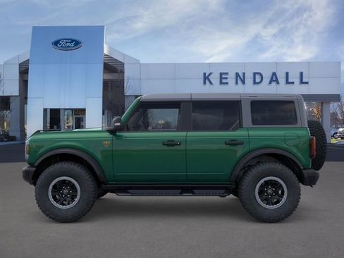Used 2025 Ford Bronco Badlands AWD/4WD image 3