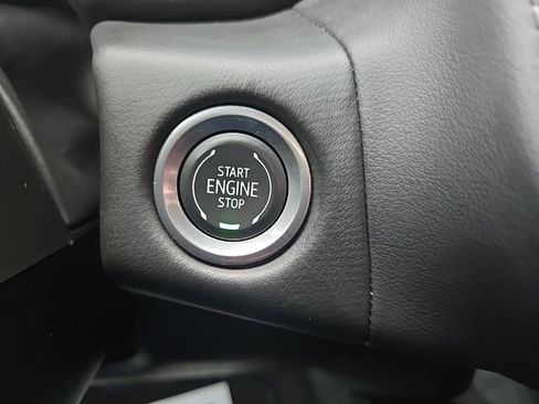 Used 2024 Chevrolet Suburban LT image 44