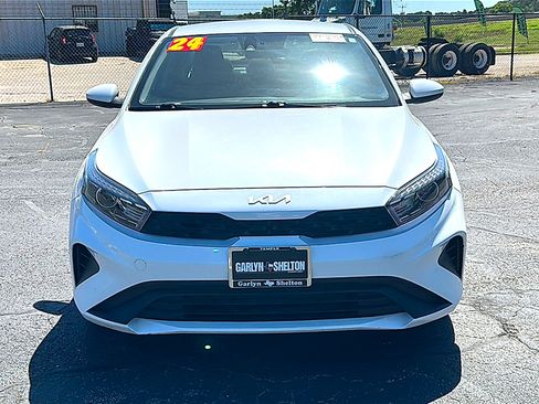 Used 2024 Kia Forte LXS FWD image 11