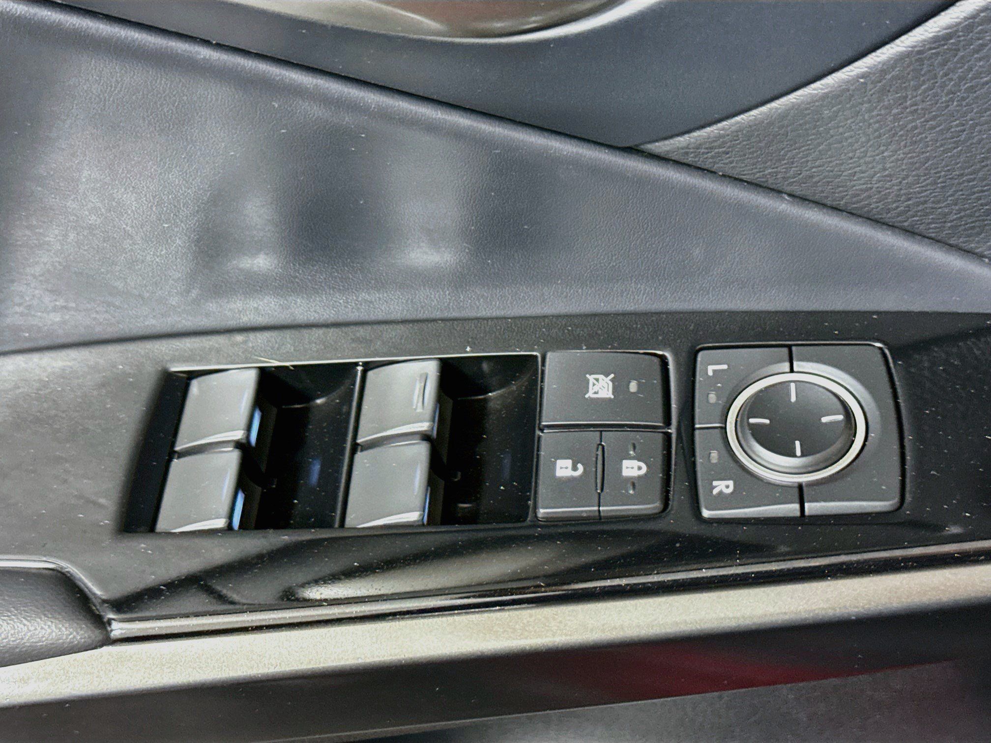Used 2023 Lexus IS 300 w/ Comfort Package RWD image 24
