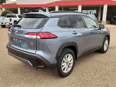 Used 2023 Toyota Corolla Cross LE AWD/4WD image 4